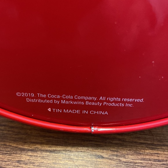 NWOT Coca Cola Collectable Tin. - Picture 3 of 8